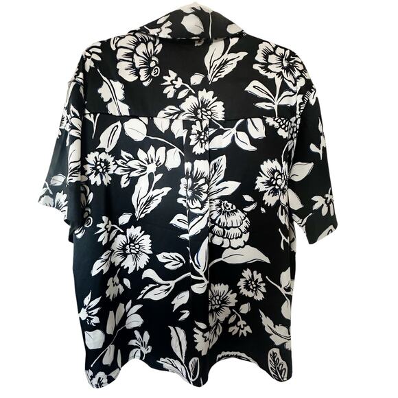 ee:some Women's Short Sleeve Aloha Shirt Floral Black & White Size Medium - Picture 3 of 8